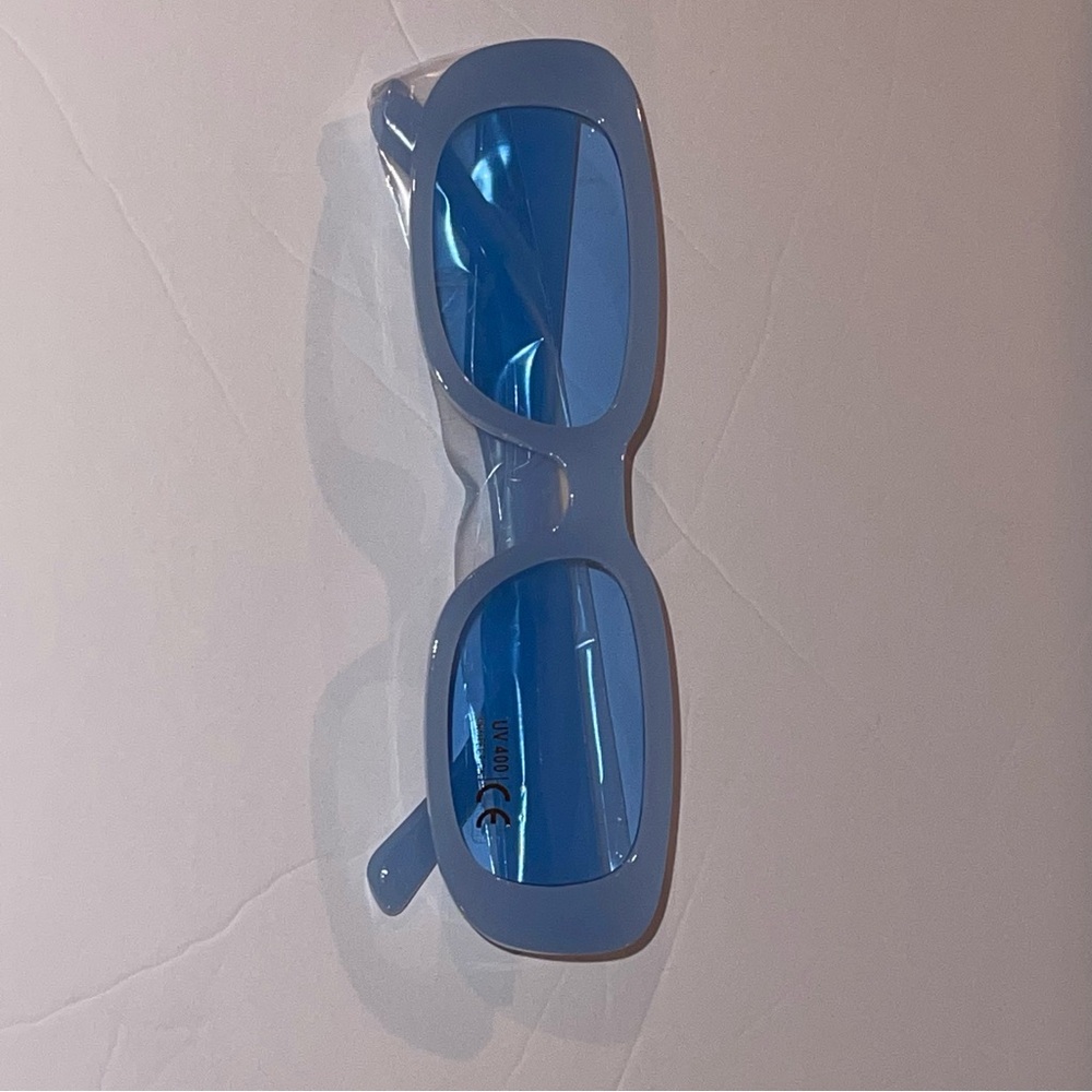 Chic Blue Rectangular Sunglasses